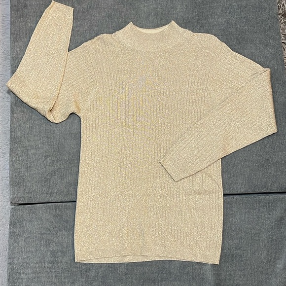 Marissa Christina collection gold shimmering long sleeved top SZ M 24-145 - Picture 1 of 8